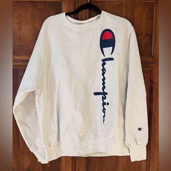 Champion Other - Champion White Crew Sweatshirt w/ Logo | Size Large | Preowned | Good condition